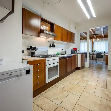 Two Bedroom With Garage - Larihome A56 *