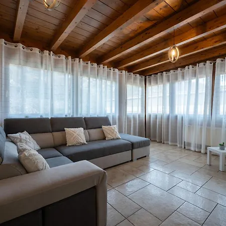 Two Bedroom With Garage - Larihome A56 Apartment