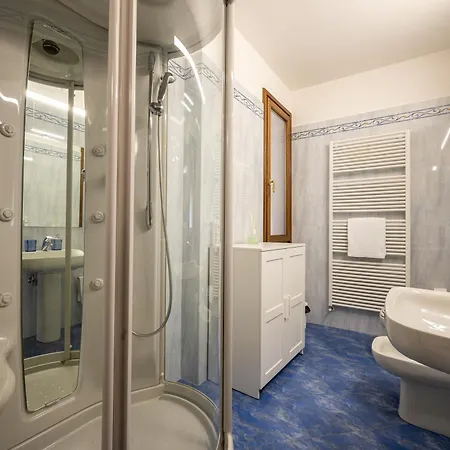 Two Bedroom With Garage - Larihome A56 Apartment
