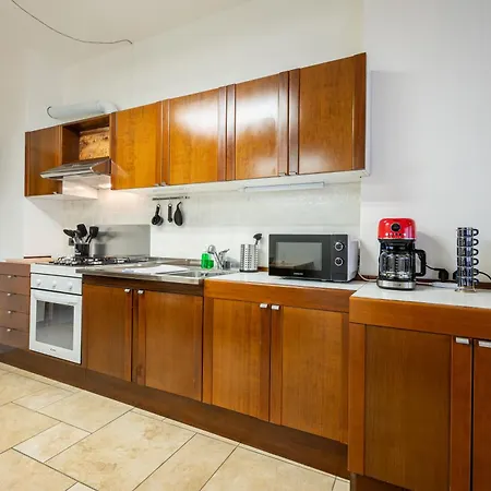 Apartment Two Bedroom With Garage - Larihome A56 Dongo