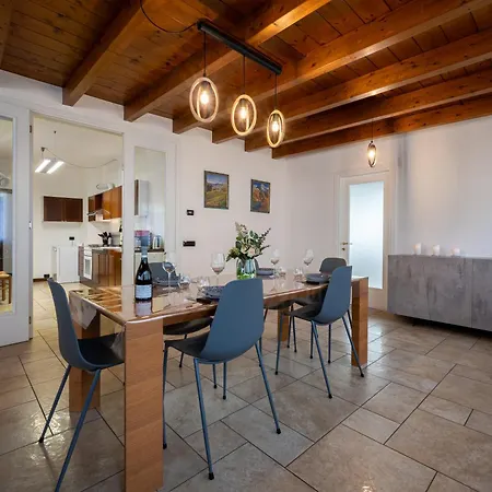 Appartamento Two Bedroom With Garage - Larihome A56