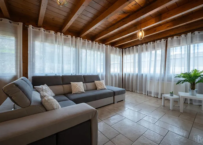 Two Bedroom With Garage - Larihome A56 Appartamento
