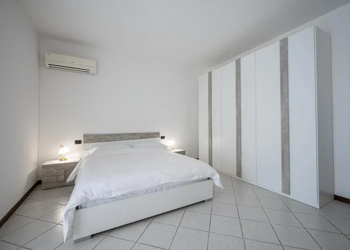 Two Bedroom With Garage - Larihome A56 Appartamento