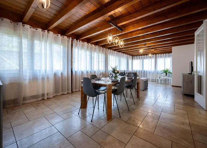 Two Bedroom With Garage - Larihome A56 Appartamento