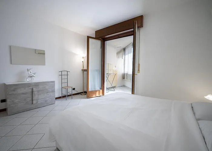 Two Bedroom With Garage - Larihome A56 Appartamento Dongo